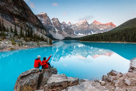 Visit Canada .